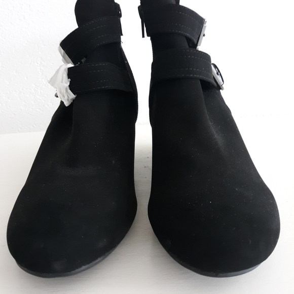 Unworn black wedge booties size 10 - Picture 3 of 13